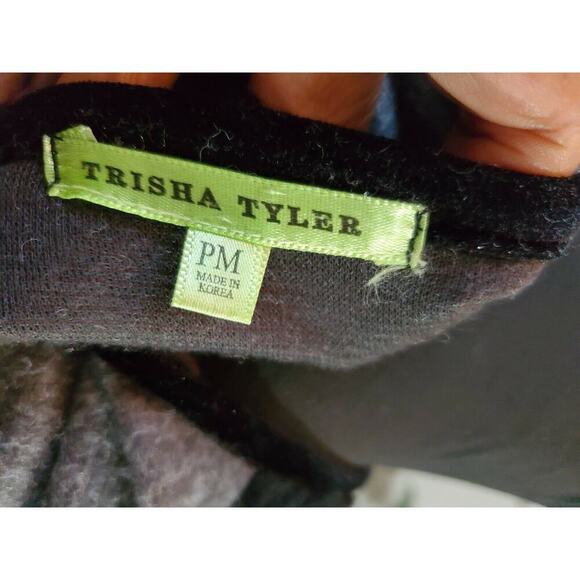 Trisha Tyler Crew Neck Cardigans Sweater - Picture 8 of 11